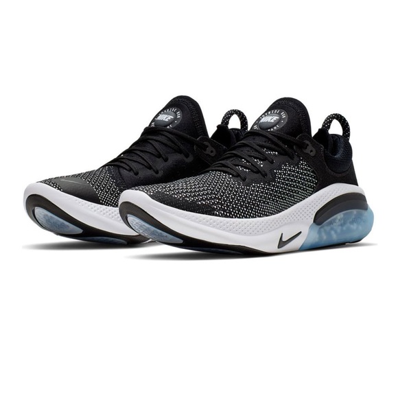NIKE Joyride Run Flyknit Black White